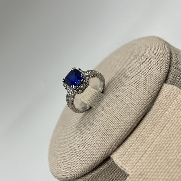 Sterling Silver 925 💎 Blue Sapphire CZ Halo Ring - Size 7 - Picture 6 of 17